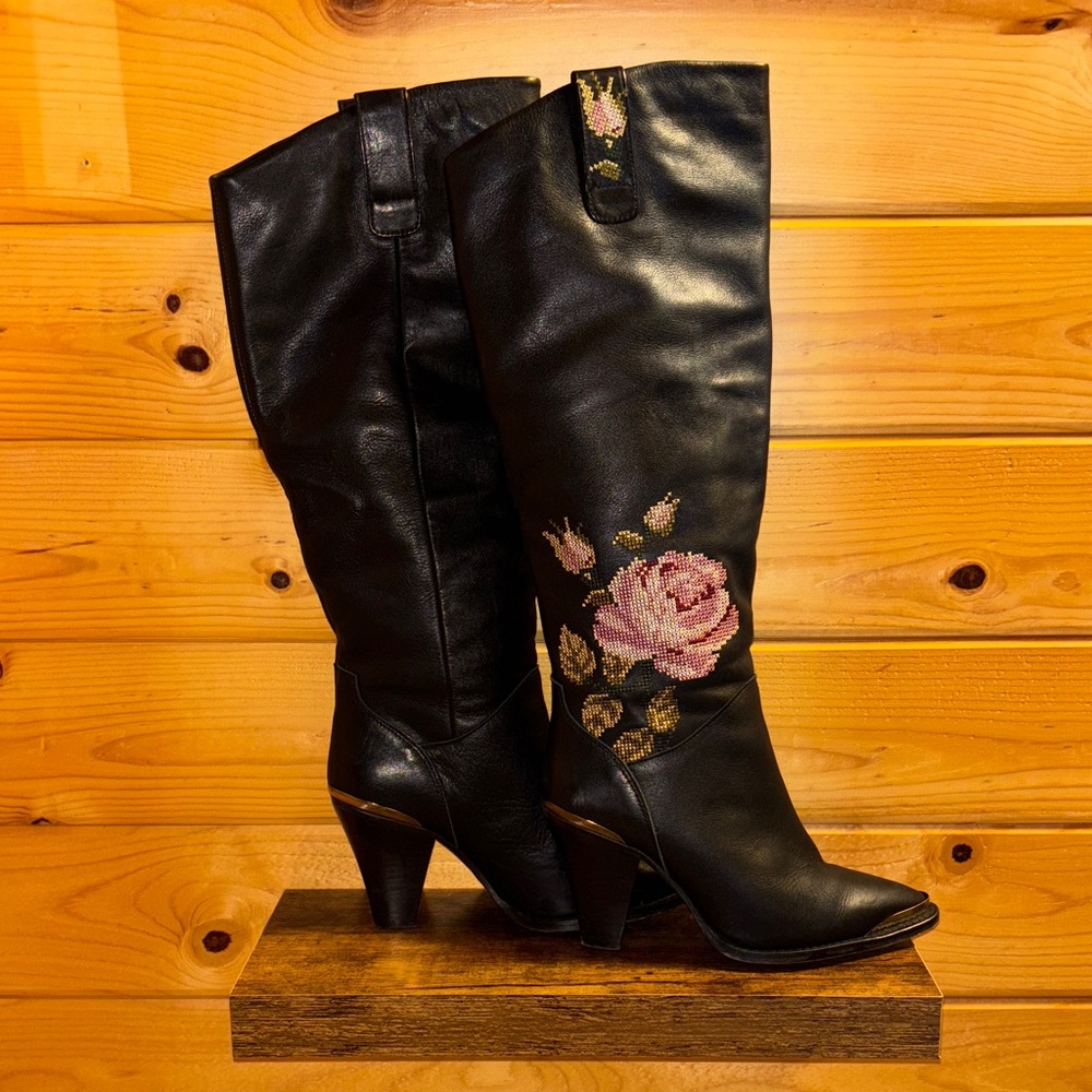 Free People Embroidered Stevie Boot size 7